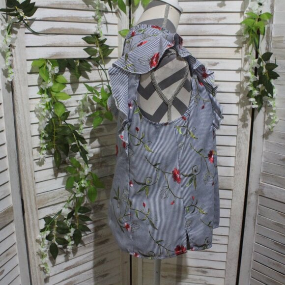 BCBGeneration Sleeveless Ruffle Embroidered Top (369) - Picture 4 of 9